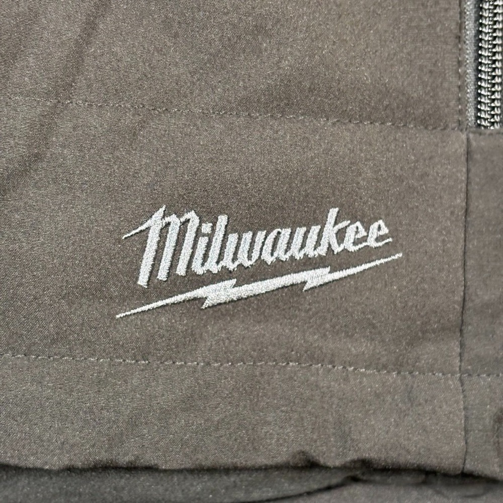 Milwaukee M12 Heated Gear Jacket Womens 2XL Black Softshell 232B-20XL NEW - Picture 5 of 16